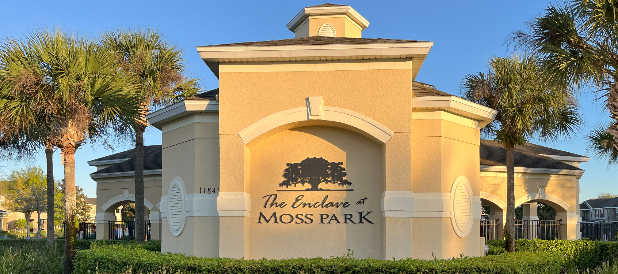 Enclave at Moss Park Entrance GCW IMG_8053 2016x896